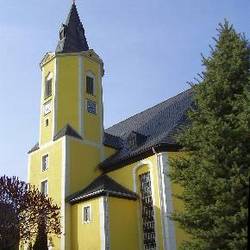 Blick auf die Kirche in Erla-Crandorf