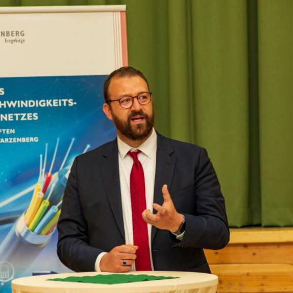 1. Spatenstich zur Errichtung einer Glasfaserinfrastruktur am 03.06.2020 im Schwarzenberger Ortsteil Erla-Crandorf - Herr Daniel Knohr, Regionalleiter atene KOM GmbH (Foto: Foto-Weigel, Schwarzenberg)