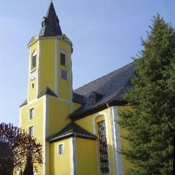 Blick auf die Kirche in Erla-Crandorf