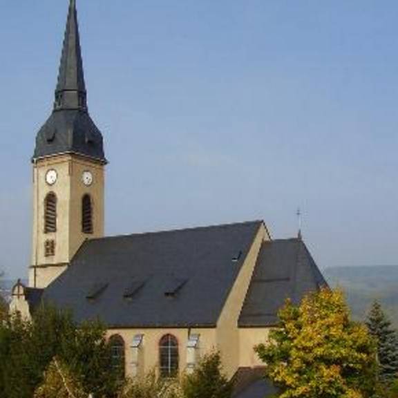 Blick auf die Kirche im Stadtteil Neuwelt