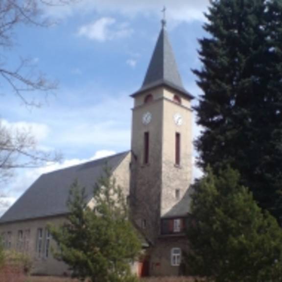 Blick auf die Ev. Lutherkirche im Ortsteil Pöhla